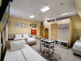 Гостевой дом Пушкин Благовещенск Четырехместный номер-7